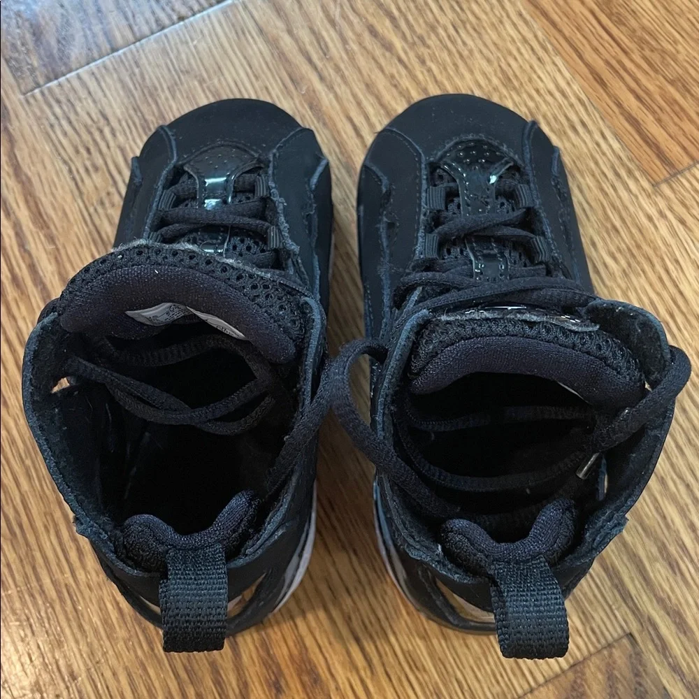 Kid’s Jordan True Flight Sneakers/Shoes. Size 7C. Like New Condition.